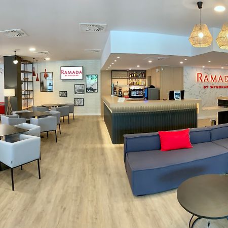 Hotel Ramada By Wyndham Valencia Almussafes Exterior foto