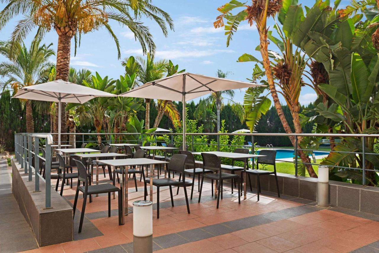 Hotel Ramada By Wyndham Valencia Almussafes Exterior foto