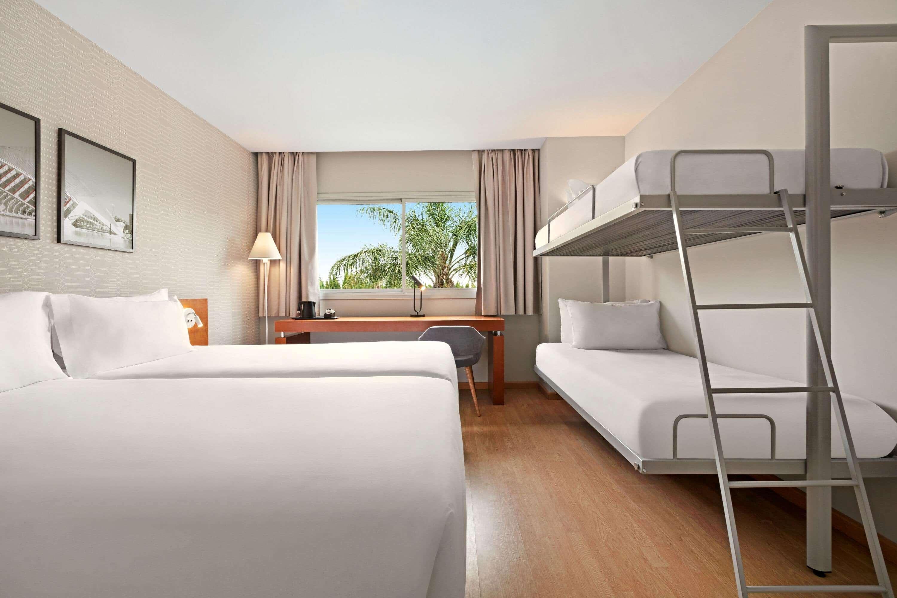 Hotel Ramada By Wyndham Valencia Almussafes Exterior foto