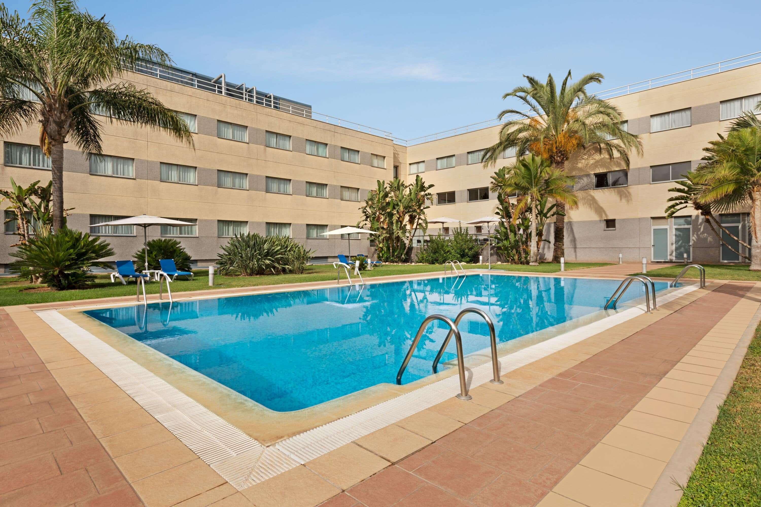 Hotel Ramada By Wyndham Valencia Almussafes Exterior foto