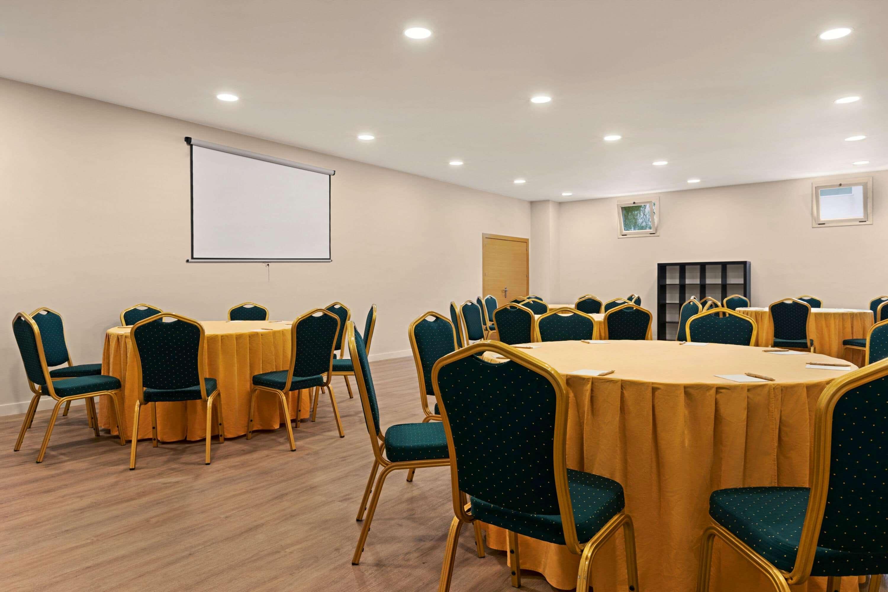 Hotel Ramada By Wyndham Valencia Almussafes Exterior foto