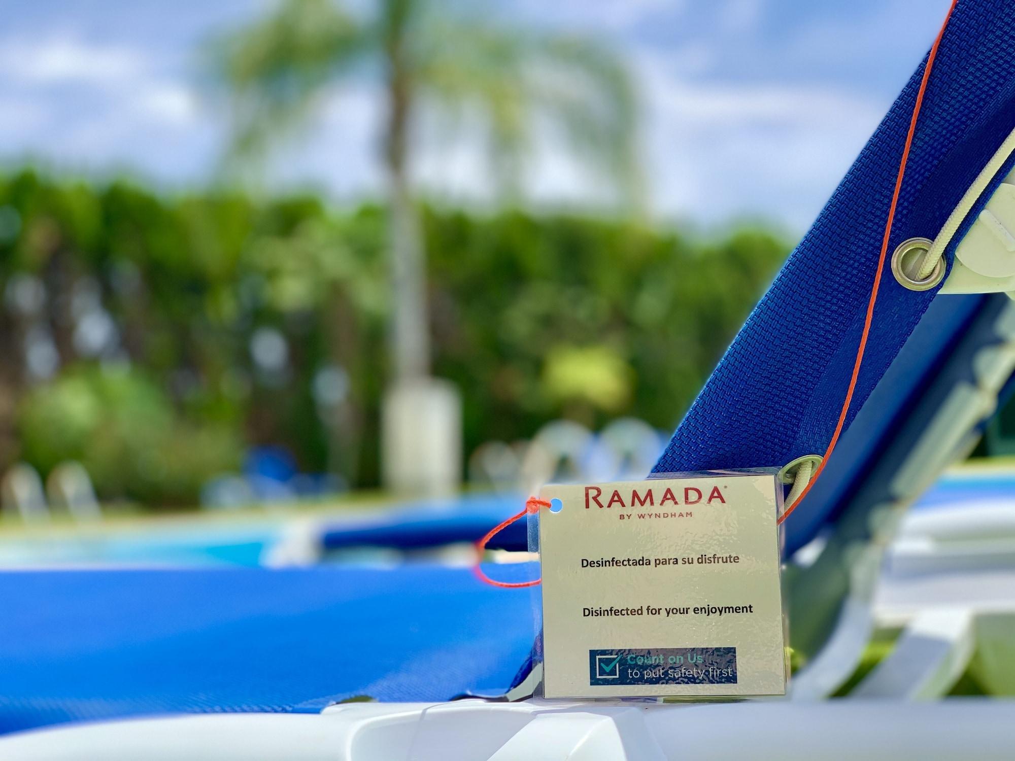 Hotel Ramada By Wyndham Valencia Almussafes Exterior foto