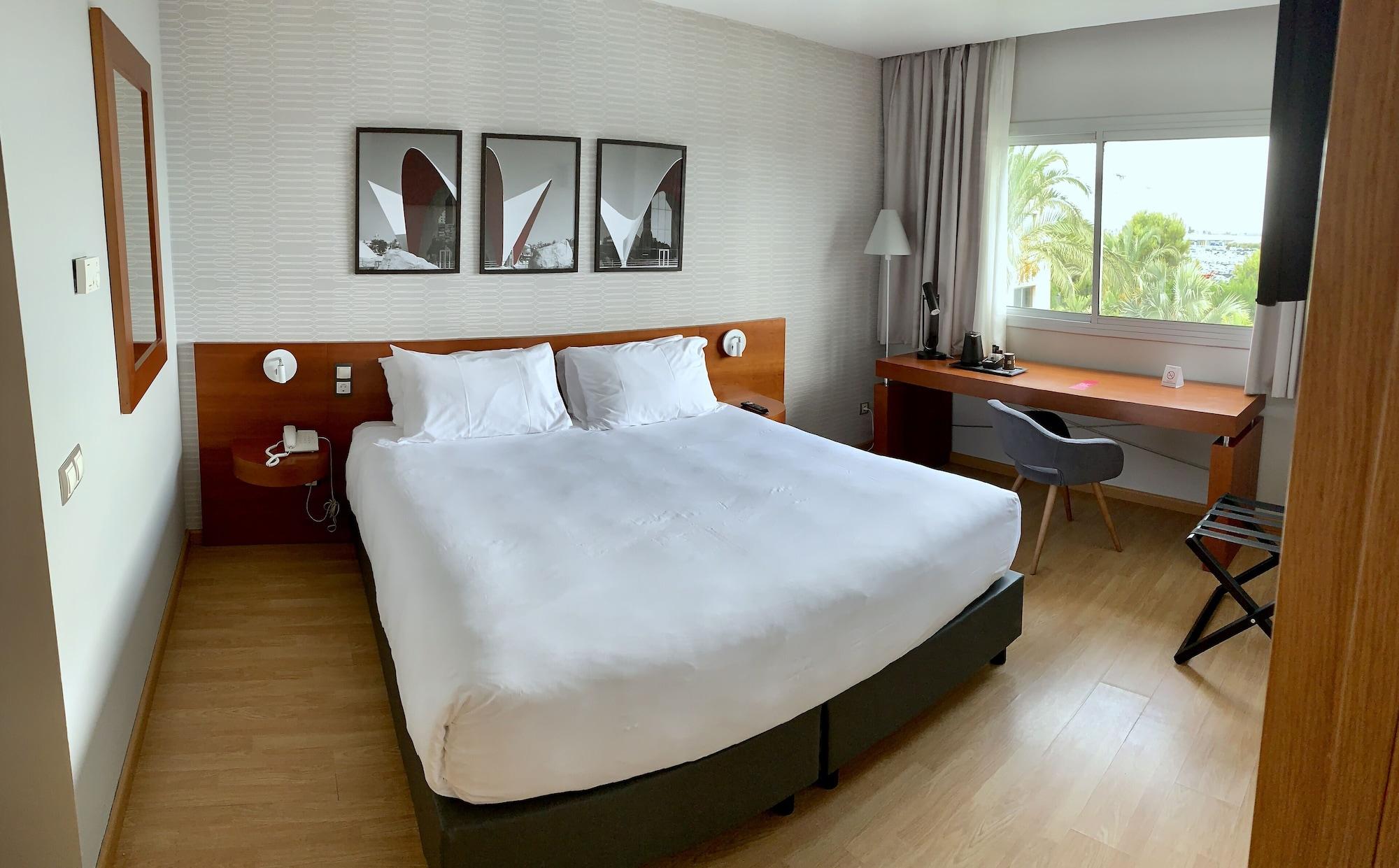 Hotel Ramada By Wyndham Valencia Almussafes Exterior foto