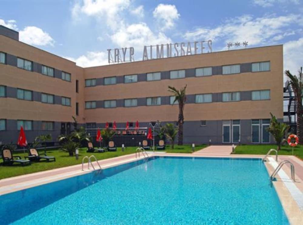 Hotel Ramada By Wyndham Valencia Almussafes Exterior foto